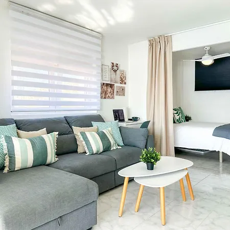 Balcon Al Mediterraneo Y Skyline De ベニドルム