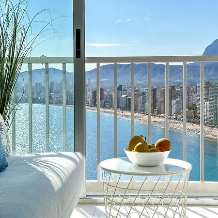 アパート Balcon Al Mediterraneo Y Skyline De ベニドルム