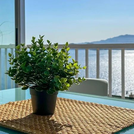 Balcon Al Mediterraneo Y Skyline De *