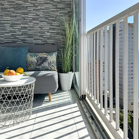 Lejlighed Balcon Al Mediterraneo Y Skyline De *