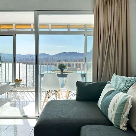 Balcon Al Mediterraneo Y Skyline De アパート ベニドルム