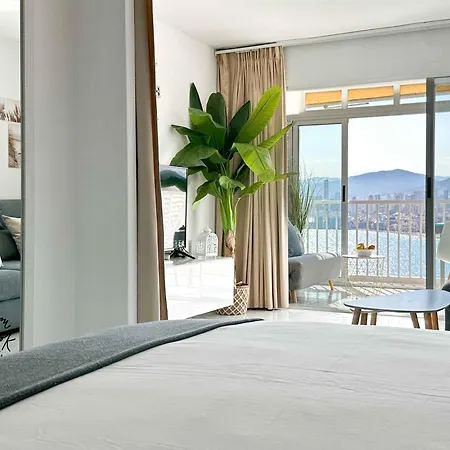 Balcon Al Mediterraneo Y Skyline De * ベニドルム