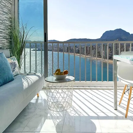 Balcon Al Mediterraneo Y Skyline De Lejlighed