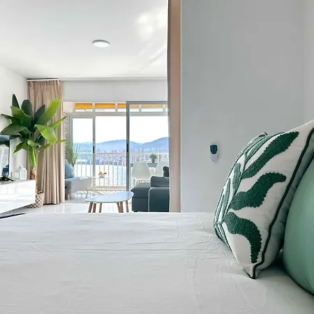 Balcon Al Mediterraneo Y Skyline De * ベニドルム