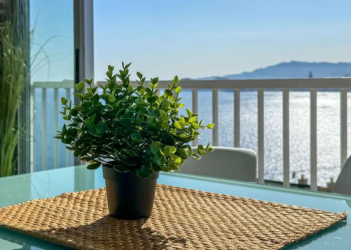 Balcon Al Mediterraneo Y Skyline De *