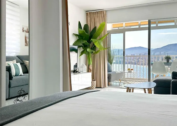 Balcon Al Mediterraneo Y Skyline De * بينايدورم
