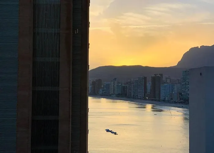 Balcon Al Mediterraneo Y Skyline De شقة بينايدورم