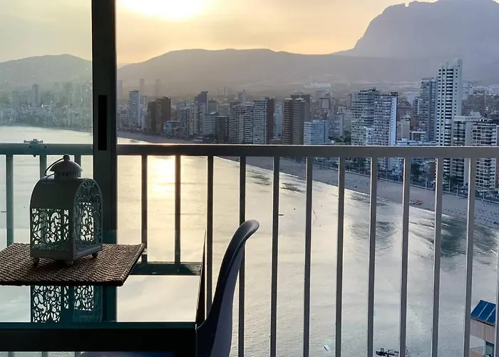 Balcon Al Mediterraneo Y Skyline De