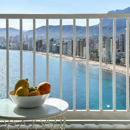 Balcón Al Mediterráneo Y Skyline De Benidorm