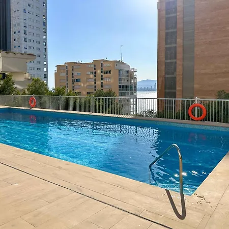 Balcón Al Mediterráneo Y Skyline De Apartamento